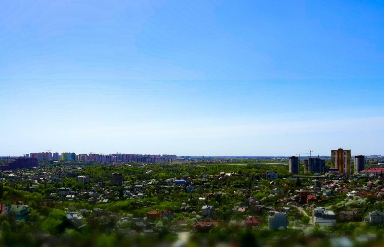 Aparthotel On Klinichna St. Kiev Bagian luar foto