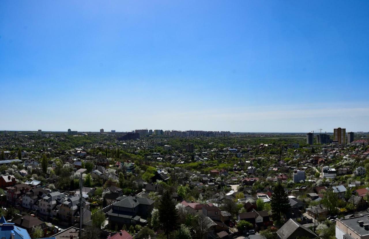 Aparthotel On Klinichna St. Kiev Bagian luar foto